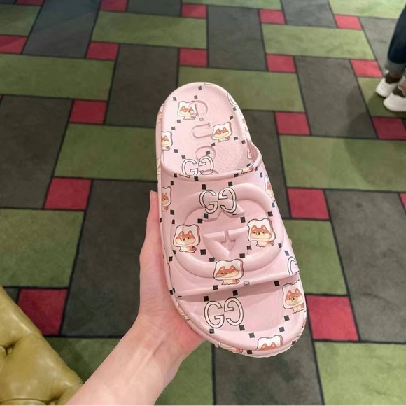 New in box Gucci Kawaii Double G interlocking embossed platform slide sandals - Picture 2 of 10